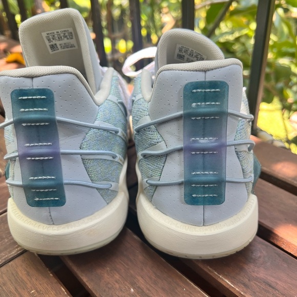 Size 10 adidas Dame 7 Christmas Pack is a special edition sneaker - Picture 3 of 13